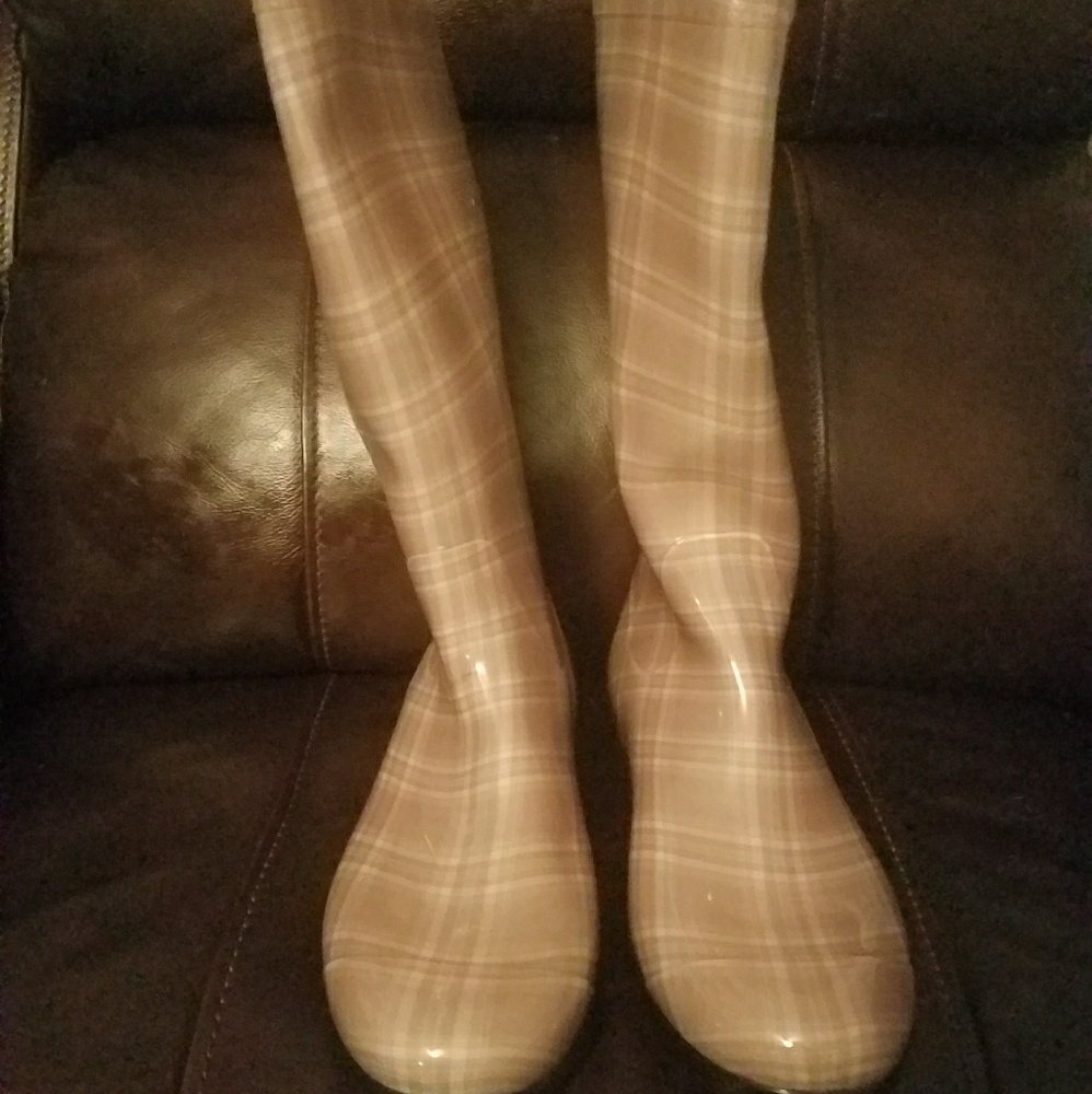 Ugg rainboots